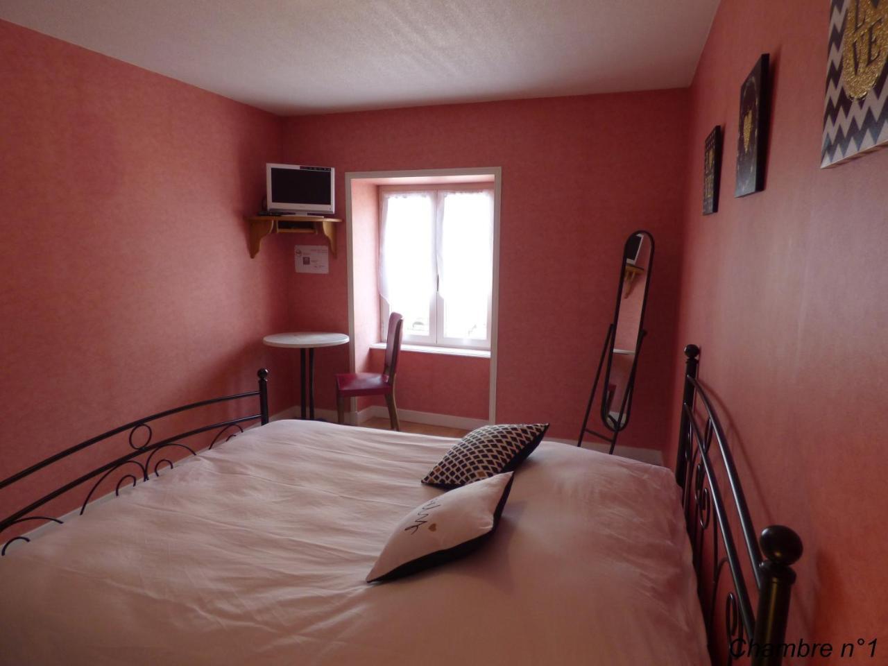 Отель Auberge Des Petits Saint-Igny-de-Vers Экстерьер фото